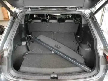 VW Tiguan Allspace   R-Line ACC   Navi   LED   Pano