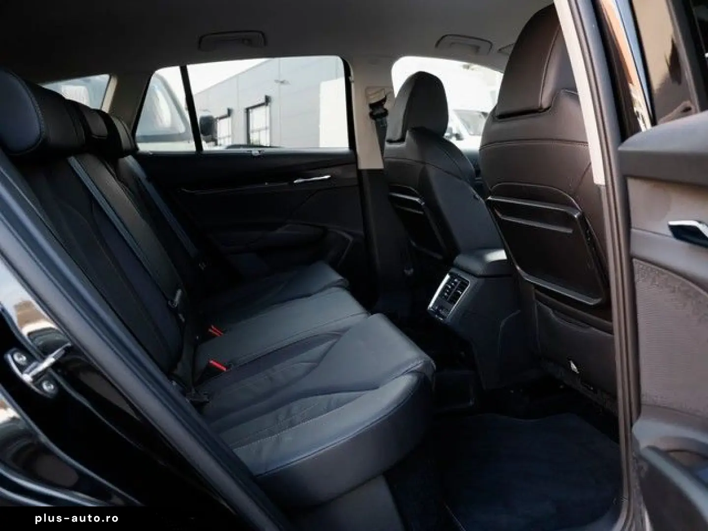 SKODA Enyaq iV 80x AHK Navi HeadUP Leder