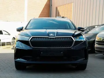 SKODA Enyaq iV 80x AHK Navi HeadUP Leder