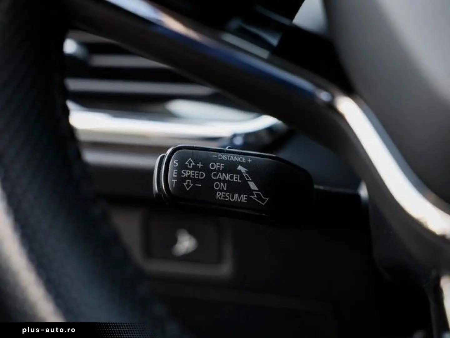 SKODA Enyaq iV 80x AHK Navi HeadUP Leder