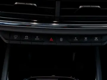 SKODA Enyaq iV 80x AHK Navi HeadUP Leder