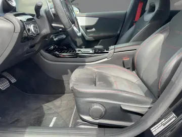 MERCEDES-BENZ Mercedes-AMG CLA35 4M Coupé HUD 360 LE…