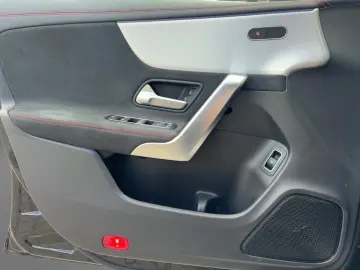 MERCEDES-BENZ Mercedes-AMG CLA35 4M Coupé HUD 360 LE…