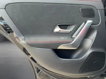 MERCEDES-BENZ Mercedes-AMG CLA35 4M Coupé HUD 360 LE…