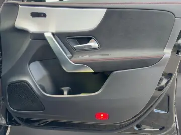 MERCEDES-BENZ Mercedes-AMG CLA35 4M Coupé HUD 360 LE…