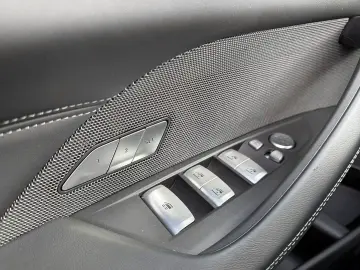 BMW M4 Competition Cabrio xDrive Laser Carbon H K