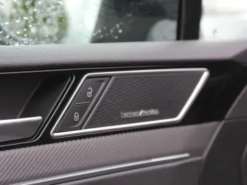 VW Passat Var. TDI DSG R-Line H-K Leder-Nappa AHK