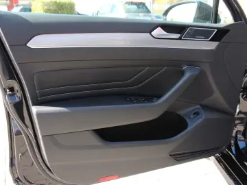VW Passat Var. TDI DSG R-Line H-K Leder-Nappa AHK
