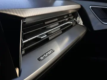 AUDI Q4 e-tron WÄRMEPUMPE KAMERA NAVI