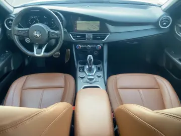ALFA ROMEO Giulia Ti 2.0 280 PS NAVI ACC SHZ