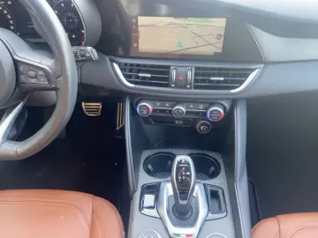 ALFA ROMEO Giulia Ti 2.0 280 PS NAVI ACC SHZ