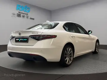 ALFA ROMEO Giulia Ti Q4 Kamera CarPlay Totwinkel Spurhalte