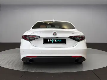 ALFA ROMEO Giulia Ti Q4 Kamera CarPlay Totwinkel Spurhalte