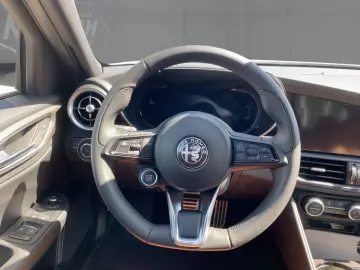 ALFA ROMEO Giulia Ti 2.2 Diesel 16V 210PS AT8 Q4