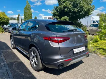 ALFA ROMEO Stelvio 2.0 Turbo Q4 AT8 TI Garantie bis 03 2027