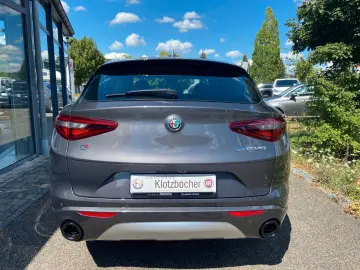 ALFA ROMEO Stelvio 2.0 Turbo Q4 AT8 TI Garantie bis 03 2027