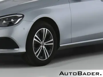 MERCEDES-BENZ E 220 d T AVANTGARDE MBUX Park-Spur-Sp…