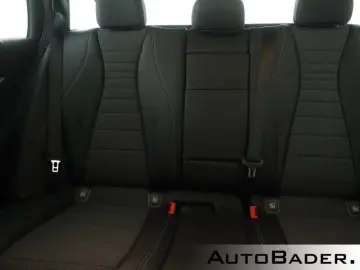 MERCEDES-BENZ E 220 d T AVANTGARDE MBUX Park-Spur-Sp…