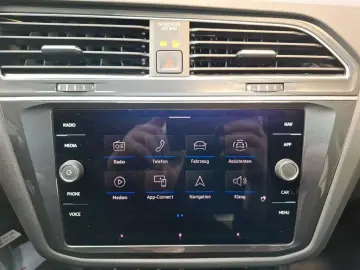 VW Tiguan Life 2.0 TSI DSG 4MOTION Navi Winterpaket