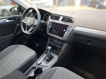 VW Tiguan Life 2.0 TSI DSG 4MOTION Navi Winterpaket