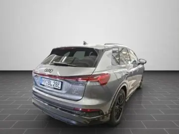 AUDI Q4 40 e-tron 2x S line SOH 100% PANO AHK NAVI B&