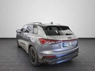 AUDI Q4 40 e-tron 2x S line SOH 100% PANO AHK NAVI B&