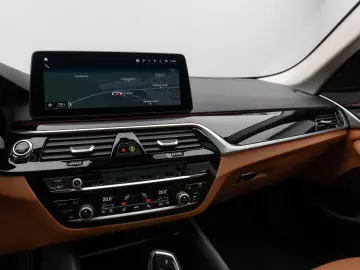 BMW 520d Panorama Kamera DAB HiFi AHK M Sport Alarm