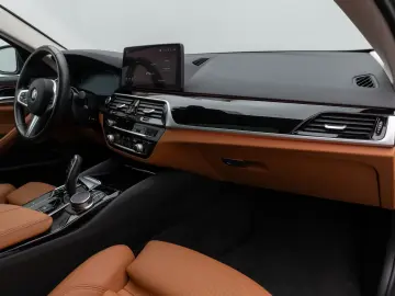 BMW 520d Panorama Kamera DAB HiFi AHK M Sport Alarm