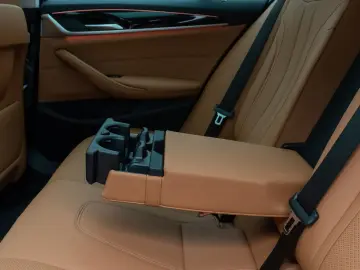 BMW 520d Panorama Kamera DAB HiFi AHK M Sport Alarm