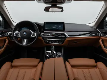 BMW 520d Panorama Kamera DAB HiFi AHK M Sport Alarm