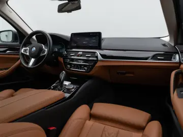 BMW 520d Panorama Kamera DAB HiFi AHK M Sport Alarm