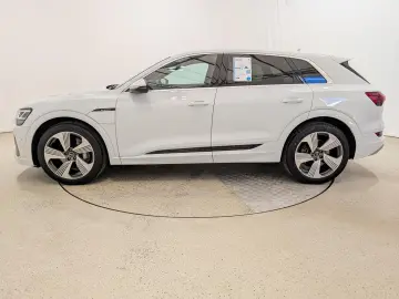 AUDI e-tron 55 quattro S line 95kWh Matrix Navi Sound