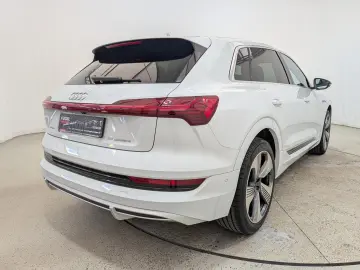 AUDI e-tron 55 quattro S line 95kWh Matrix Navi Sound