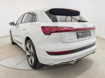 AUDI e-tron 55 quattro S line 95kWh Matrix Navi Sound