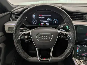 AUDI e-tron 55 quattro S line 95kWh Matrix Navi Sound