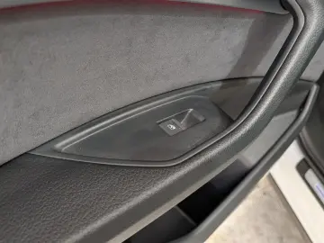 AUDI e-tron 55 quattro S line 95kWh Matrix Navi Sound