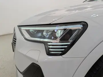 AUDI e-tron 55 quattro S line 95kWh Matrix Navi Sound