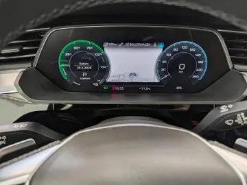 AUDI e-tron 55 quattro S line 95kWh Matrix Navi Sound