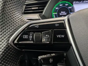 AUDI e-tron 55 quattro S line 95kWh Matrix Navi Sound