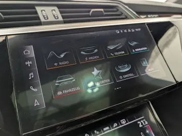 AUDI e-tron 55 quattro S line 95kWh Matrix Navi Sound