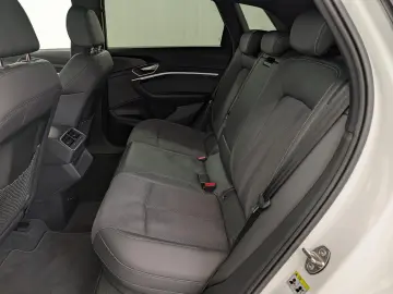 AUDI e-tron 55 quattro S line 95kWh Matrix Navi Sound