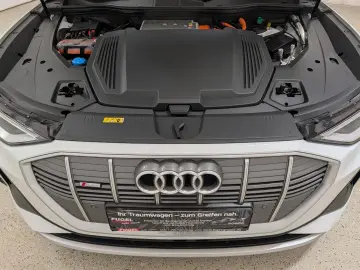 AUDI e-tron 55 quattro S line 95kWh Matrix Navi Sound