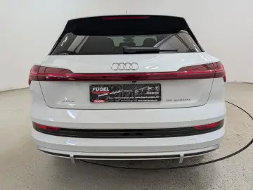 AUDI e-tron 55 quattro S line 95kWh Matrix Navi Sound