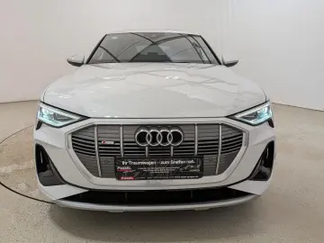 AUDI e-tron 55 quattro S line 95kWh Matrix Navi Sound