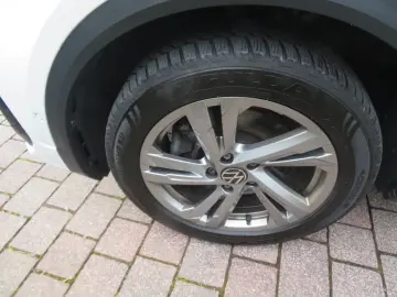 VW T-ROC R-Line 2.0 TDI DSG 4-MOTION Fahrschulausst