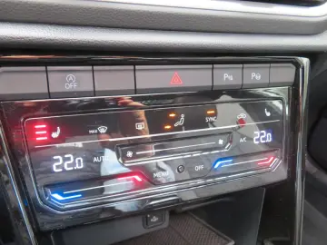 VW T-ROC R-Line 2.0 TDI DSG 4-MOTION Fahrschulausst