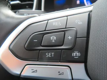 VW T-ROC R-Line 2.0 TDI DSG 4-MOTION Fahrschulausst