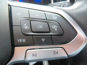VW T-ROC R-Line 2.0 TDI DSG 4-MOTION Fahrschulausst
