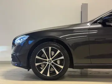 MERCEDES-BENZ E 300 de Avantgarde 4Matic 1.HAND MWST…