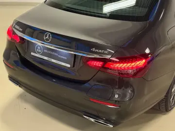 MERCEDES-BENZ E 300 de Avantgarde 4Matic 1.HAND MWST…